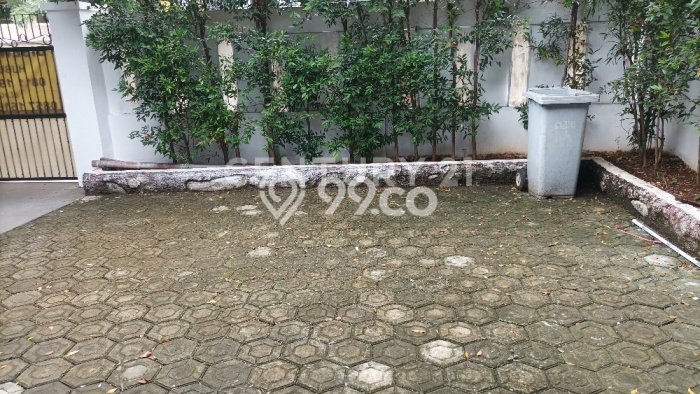 Lokasi strategis! Rumah siap pakai disewakan di Menteng LB 150m2 Lokasi strategis! Rumah siap pakai disewakan di Menteng LB 150m2