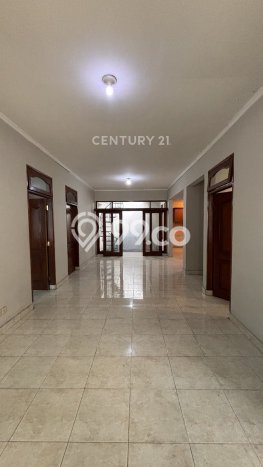 Disewakan Segera Rumah Kondisi Baik di Area Menteng, Jakarta Pusat Disewakan Segera Rumah Kondisi Baik di Area Menteng, Jakarta Pusat