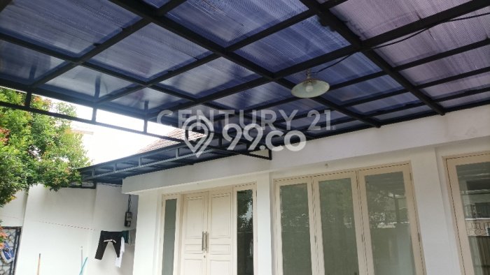 Lokasi strategis! Rumah siap pakai disewakan di Menteng LB 150m2 Lokasi strategis! Rumah siap pakai disewakan di Menteng LB 150m2