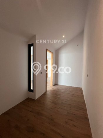 Rumah Elit Modern Tanpa Renovasi di Ragunan Jakarta Selatan Rumah Elit Modern Tanpa Renovasi di Ragunan Jakarta Selatan