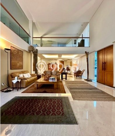 Rumah Mewah Siap Huni LT 2000m2 di Cilandak, Jakarta Selatan Rumah Mewah Siap Huni LT 2000m2 di Cilandak, Jakarta Selatan