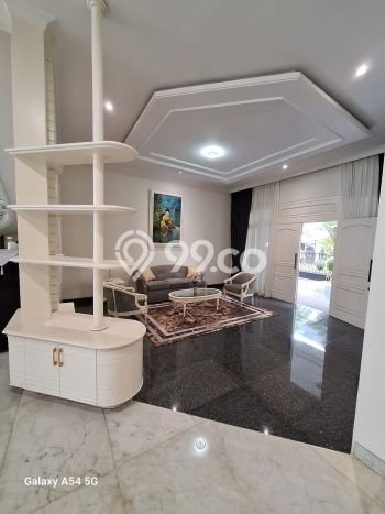 Rumah area Simprug, 5 KT, Akses Mudah Fasilitas Umum, Luas 600m² Bangunan 900m² Rumah area Simprug, 5 KT, Akses Mudah Fasilitas Umum, Luas 600m² Bangunan 900m²