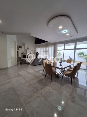 Rumah area Simprug, 5 KT, Akses Mudah Fasilitas Umum, Luas 600m² Bangunan 900m² Rumah area Simprug, 5 KT, Akses Mudah Fasilitas Umum, Luas 600m² Bangunan 900m²