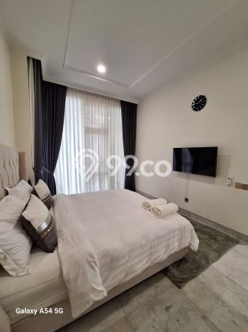 Rumah area Simprug, 5 KT, Akses Mudah Fasilitas Umum, Luas 600m² Bangunan 900m² Rumah area Simprug, 5 KT, Akses Mudah Fasilitas Umum, Luas 600m² Bangunan 900m²
