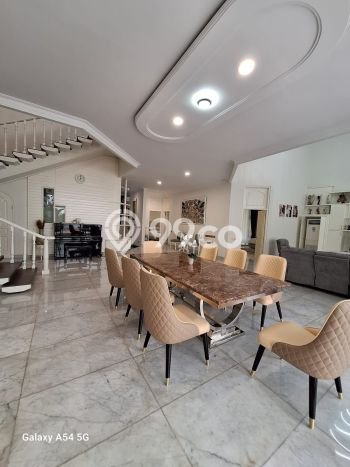 Rumah area Simprug, 5 KT, Akses Mudah Fasilitas Umum, Luas 600m² Bangunan 900m² Rumah area Simprug, 5 KT, Akses Mudah Fasilitas Umum, Luas 600m² Bangunan 900m²