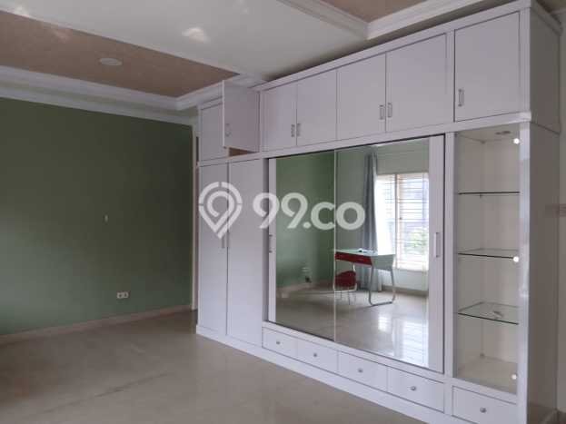 HARGA SPESIAL! Rumah kawasan Sunter, Akses ke Fasilitas, 4 KM, LT 135m² LB 260m² HARGA SPESIAL! Rumah kawasan Sunter, Akses ke Fasilitas, 4 KM, LT 135m² LB 260m²