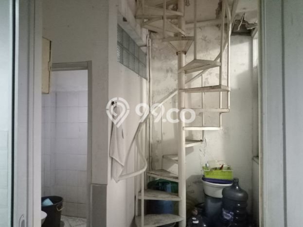 Properti Strategis 5 KT LT 227m2m² di Srengseng, Jakarta Barat Properti Strategis 5 KT LT 227m2m² di Srengseng, Jakarta Barat