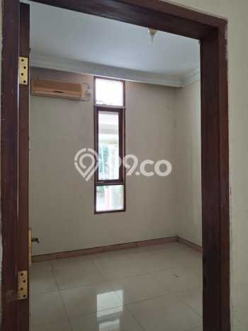 Lokasi strategis! Rumah siap huni disewakan di Semarang Selatan LB 167m2 Lokasi strategis! Rumah siap huni disewakan di Semarang Selatan LB 167m2