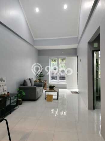 Rumah Modern 2 KT di BSD Nusaloka Tangerang Semi Furnished Rumah Modern 2 KT di BSD Nusaloka Tangerang Semi Furnished
