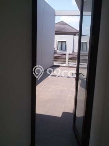 Rumah sewa siap pakai 4 KT di BSD The Icon, Tangerang Rumah sewa siap pakai 4 KT di BSD The Icon, Tangerang