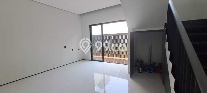 Rumah Luxury Modern Tanpa Renovasi di BSD Eminent Tangerang Rumah Luxury Modern Tanpa Renovasi di BSD Eminent Tangerang