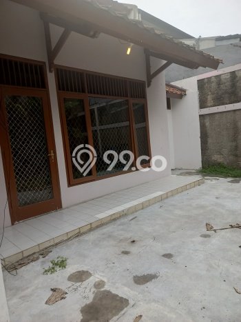 Rumah di , 4 KM, Lingkungan Berkembang Rumah di , 4 KM, Lingkungan Berkembang