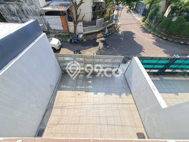 Hunian Mewah LB 174m2 Siap Pakai Desain Elegan di Villa Melati Mas, Tangerang Selatan Hunian Mewah LB 174m2 Siap Pakai Desain Elegan di Villa Melati Mas, Tangerang Selatan