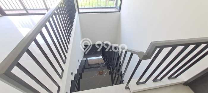 Rumah Luxury Modern Tanpa Renovasi di BSD Eminent Tangerang Rumah Luxury Modern Tanpa Renovasi di BSD Eminent Tangerang