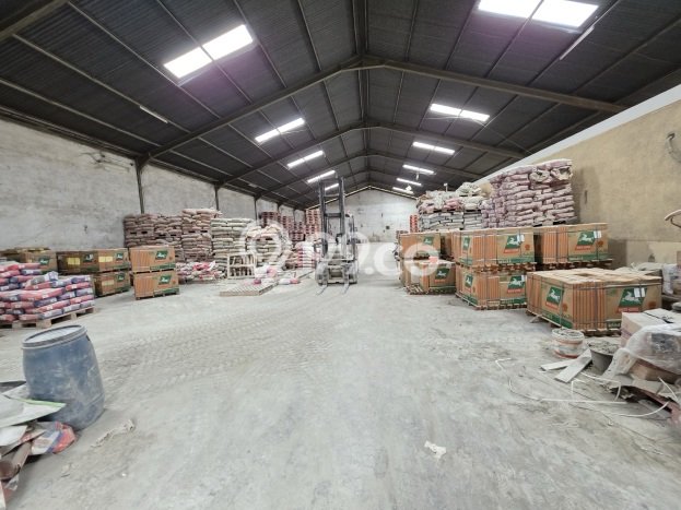 Gudang Disewa di Jakarta Utara dengan LB 700m2 Area Komersial Ramai Gudang Disewa di Jakarta Utara dengan LB 700m2 Area Komersial Ramai