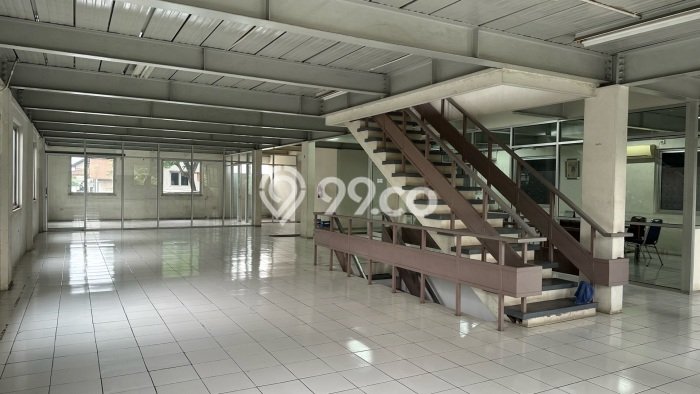 Unit Gudang Paling Strategis di Pulo Gadung Jakarta Timur dengan LB 2121m2 Unit Gudang Paling Strategis di Pulo Gadung Jakarta Timur dengan LB 2121m2