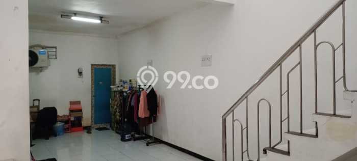 Dijual Cepat Rumah Favorit Siap Huni LB 450m2 di Tambaksari, Surabaya Dijual Cepat Rumah Favorit Siap Huni LB 450m2 di Tambaksari, Surabaya