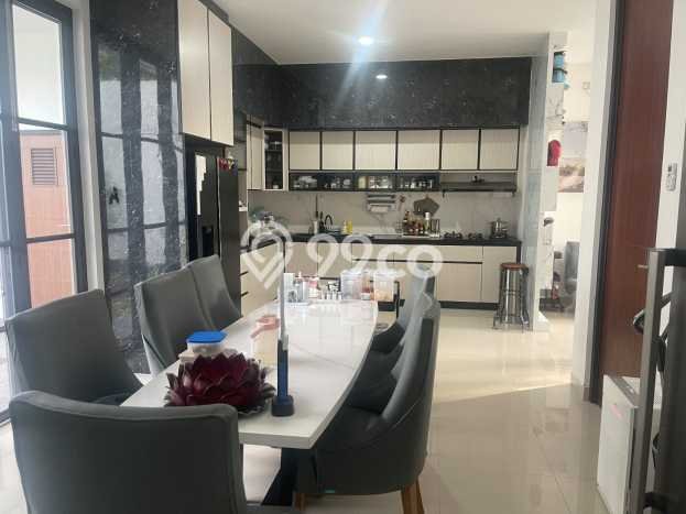 For Sale Rumah Elit Exclusive di Tenggilis Mejoyo, Surabaya For Sale Rumah Elit Exclusive di Tenggilis Mejoyo, Surabaya