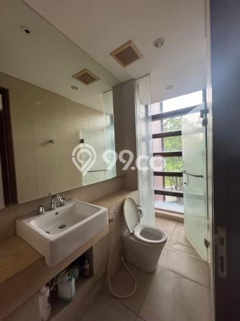 Hunian Elit LB 450m2 Siap Pakai Desain Elegan di Graha, Surabaya Hunian Elit LB 450m2 Siap Pakai Desain Elegan di Graha, Surabaya