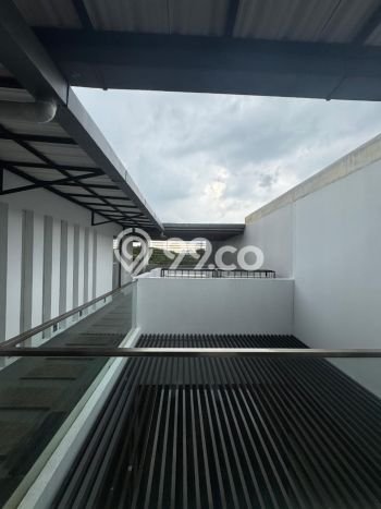 Hunian Elit LB 450m2 Siap Pakai Desain Elegan di Graha, Surabaya Hunian Elit LB 450m2 Siap Pakai Desain Elegan di Graha, Surabaya