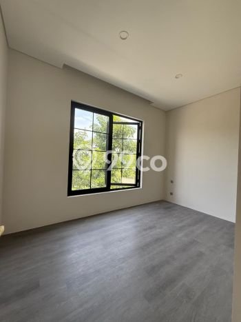 Rumah Elit Modern Tanpa Renovasi di Citraland Surabaya Rumah Elit Modern Tanpa Renovasi di Citraland Surabaya