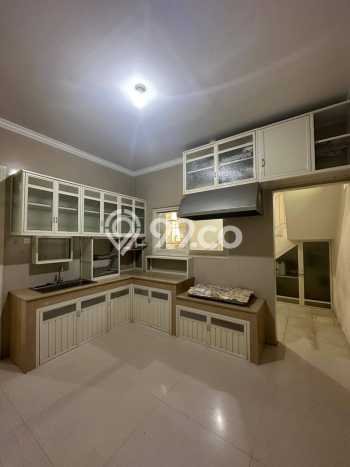 Rumah Mewah LB 350m2 Siap Pakai Desain Elegan di Pakuwon City, Surabaya Rumah Mewah LB 350m2 Siap Pakai Desain Elegan di Pakuwon City, Surabaya