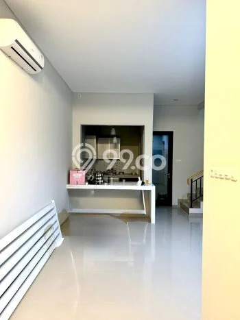Rumah Strategis Modern Lb 95m2 di Wiyung, Surabaya Rumah Strategis Modern Lb 95m2 di Wiyung, Surabaya
