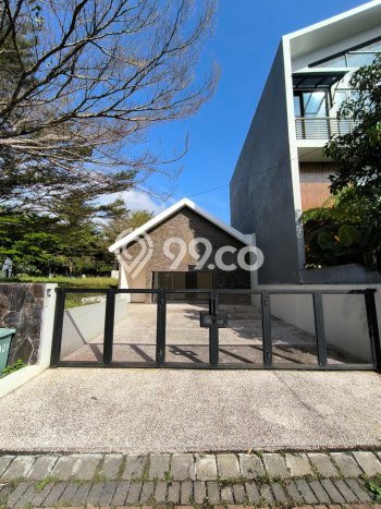 Rumah Luxury Modern Siap Huni di Tidar Malang Rumah Luxury Modern Siap Huni di Tidar Malang