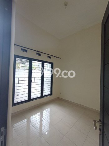 Rumah Luas Asri 1 KT Siap Pakai di Villa Puncak Tidar Malang Rumah Luas Asri 1 KT Siap Pakai di Villa Puncak Tidar Malang