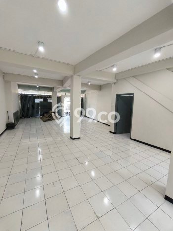 Ruko Area Strategis Kawasan Klojen, Luas 230m2m², Akses Utama Ruko Area Strategis Kawasan Klojen, Luas 230m2m², Akses Utama
