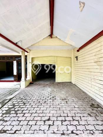 Hunian Cantik Modern Lb 200m2 di Blimbing, Malang Hunian Cantik Modern Lb 200m2 di Blimbing, Malang