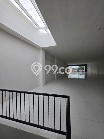 LOKASI STRATEGIS! Ruko Kawasan Blimbing, Luas 900m2m², Kawasan Berkembang, Siap Operasional LOKASI STRATEGIS! Ruko Kawasan Blimbing, Luas 900m2m², Kawasan Berkembang, Siap Operasional