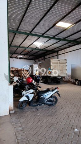 LOKASI STRATEGIS! Gudang di Sukun, Luas 1680m2m², Pengunjung Terjamin LOKASI STRATEGIS! Gudang di Sukun, Luas 1680m2m², Pengunjung Terjamin