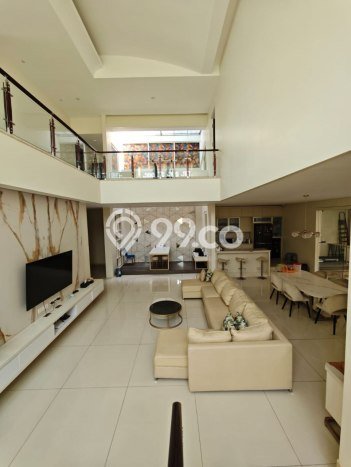 Rumah Elit Modern Tanpa Renovasi di Araya Malang Rumah Elit Modern Tanpa Renovasi di Araya Malang