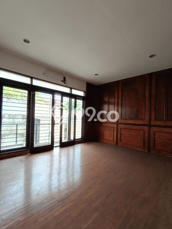 Dijual Rumah Mewah Megah Dengan View Eksklusif di Kemang, Jakarta Selatan Dijual Rumah Mewah Megah Dengan View Eksklusif di Kemang, Jakarta Selatan