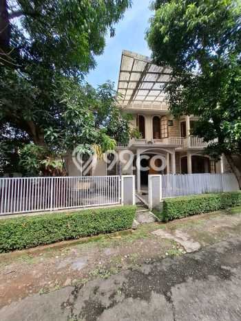 Rumah Luxury Modern Tanpa Renovasi di Bintaro Tangerang Selatan Rumah Luxury Modern Tanpa Renovasi di Bintaro Tangerang Selatan