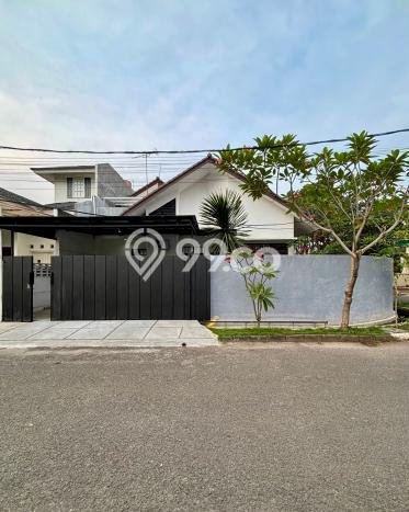 Rumah Elit Modern Tanpa Renovasi di Bintaro Jakarta Selatan Rumah Elit Modern Tanpa Renovasi di Bintaro Jakarta Selatan