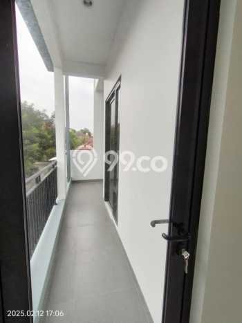 Dijual Hunian Rumah Terawat 3 Kamar di Jelupang, Tangerang Dijual Hunian Rumah Terawat 3 Kamar di Jelupang, Tangerang