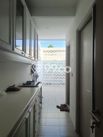 Ready to Use! Premium House LT 407m2 Desain Elegan di Cipete Ready to Use! Premium House LT 407m2 Desain Elegan di Cipete