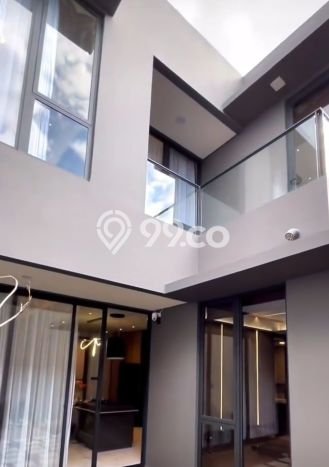 Jual Rumah Luas Megah Dengan View Cantik di Summarecon Bandung, Bandung Jual Rumah Luas Megah Dengan View Cantik di Summarecon Bandung, Bandung
