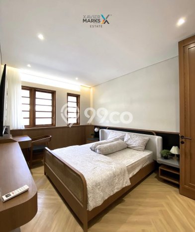 Rumah Elit LB 260m2 Siap Pakai Desain Elegan di Kota Baru Parahyangan, Bandung Rumah Elit LB 260m2 Siap Pakai Desain Elegan di Kota Baru Parahyangan, Bandung