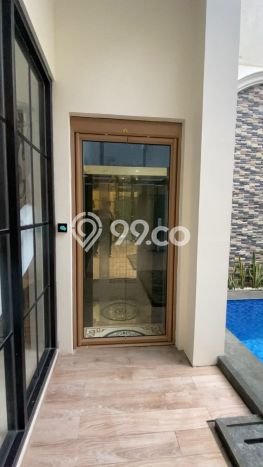 Jual Rumah Luas Megah Dengan View Eksklusif di Kemang, Jakarta Selatan Jual Rumah Luas Megah Dengan View Eksklusif di Kemang, Jakarta Selatan
