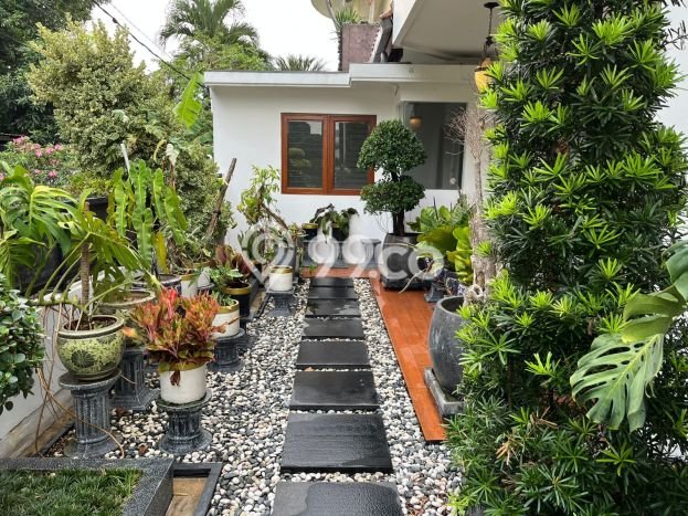 Rumah Elit LB 250m2 Siap Pakai Desain Elegan di Lebak Bulus, Jakarta Selatan Rumah Elit LB 250m2 Siap Pakai Desain Elegan di Lebak Bulus, Jakarta Selatan