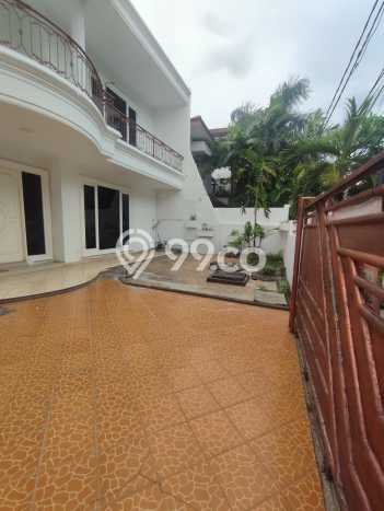 Disewakan! Rumah 5 Kamar Tidur &
3 Kamar Mandi di Sunter, Jakarta Utara Disewakan! Rumah 5 Kamar Tidur &
3 Kamar Mandi di Sunter, Jakarta Utara