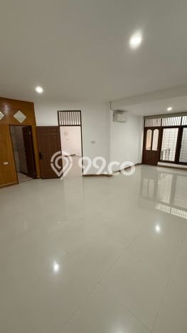 Ready to Use! Luxury House LT 216m2 Desain Modern di Sunter Ready to Use! Luxury House LT 216m2 Desain Modern di Sunter