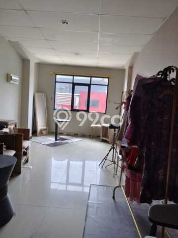 Ruko Dijual di Prime Area Jakarta Barat Luas 1053m2 Ruko Dijual di Prime Area Jakarta Barat Luas 1053m2