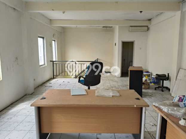 Gudang Disewa di Jakarta Utara dengan LB 240m2 Area Komersial Ramai Gudang Disewa di Jakarta Utara dengan LB 240m2 Area Komersial Ramai