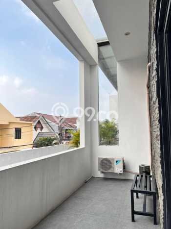 Hunian Mewah LB 180m2 Siap Pakai Desain Elegan di Sektor 3 - Bintaro, Tangerang Selatan Hunian Mewah LB 180m2 Siap Pakai Desain Elegan di Sektor 3 - Bintaro, Tangerang Selatan