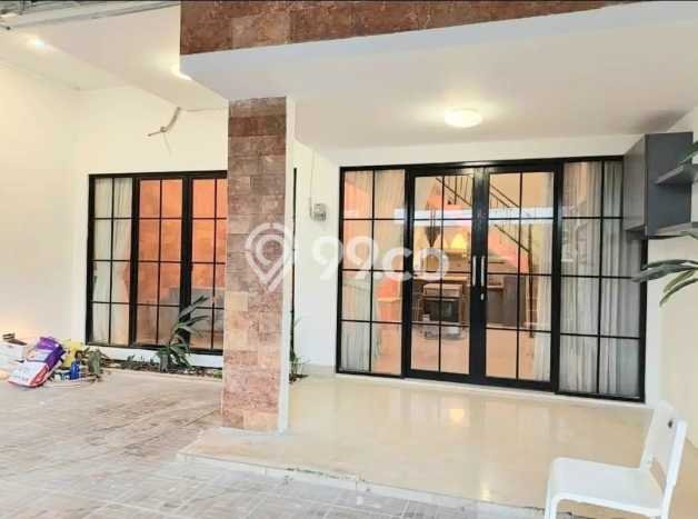 Jual Rumah Strategis Bagus Punya 2 KT di BSD Tangerang Selatan SHM Jual Rumah Strategis Bagus Punya 2 KT di BSD Tangerang Selatan SHM