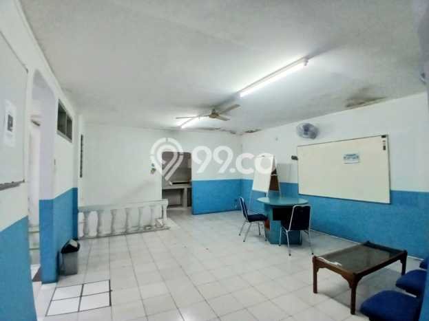 Ruko Disewa di Jakarta Selatan dengan LB 480m2 Area Komersial Ramai Ruko Disewa di Jakarta Selatan dengan LB 480m2 Area Komersial Ramai